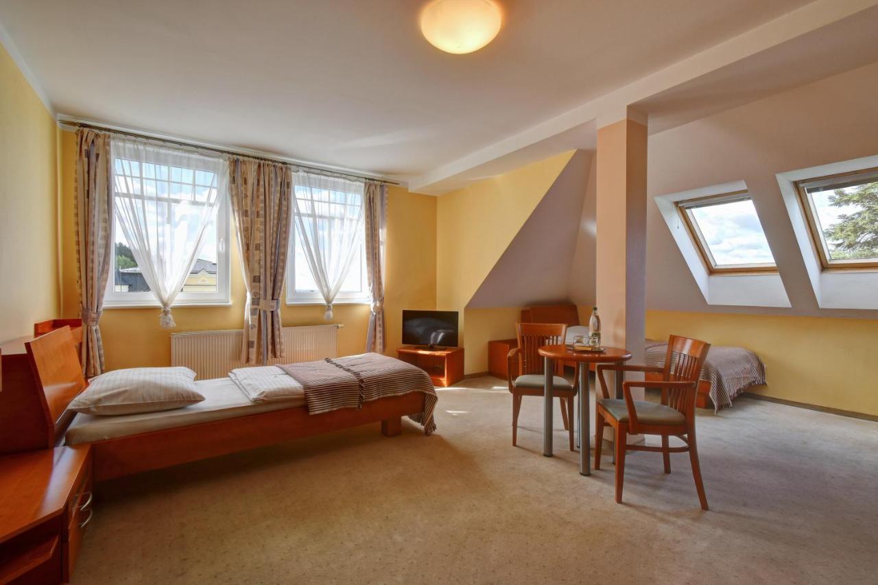 Hotel La Passionaria Маріанські Лазні Екстер'єр фото